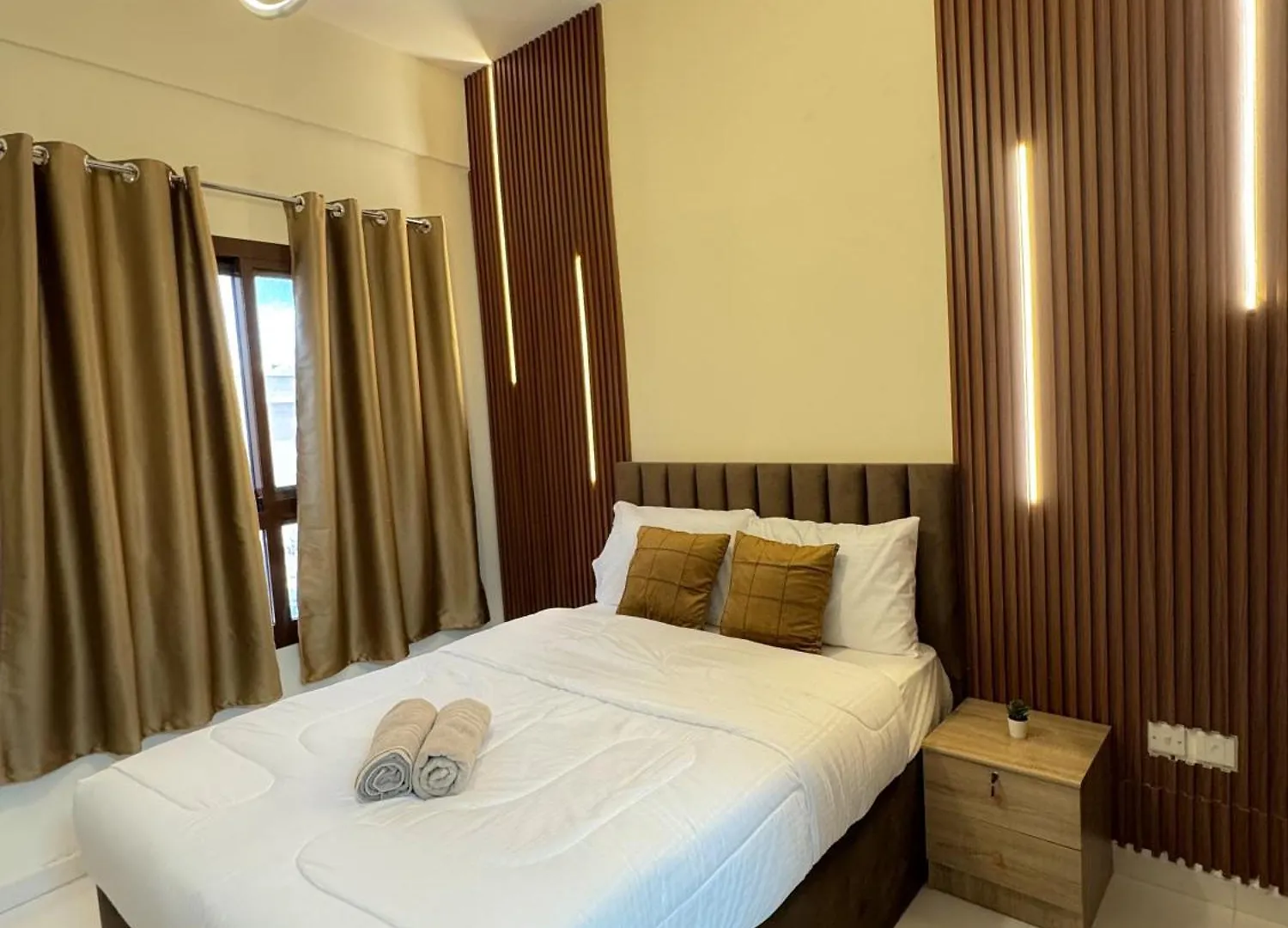 Rkshome Studio Apartment Baniyas Metro Exit 2 contacts